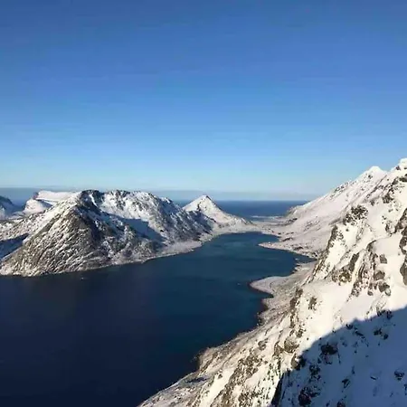 Holiday home Lofoten Fjord House - Mountain & Seaview *