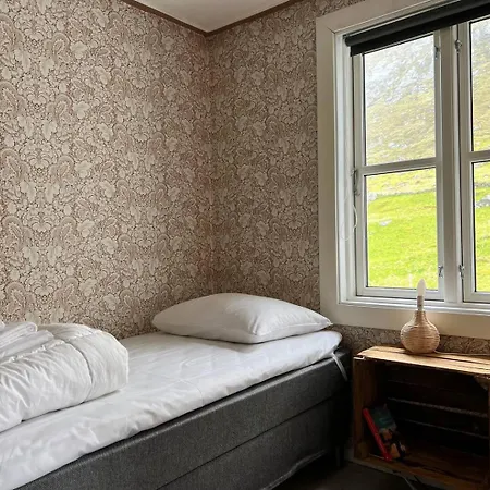 Lofoten Fjord House - Mountain & Seaview Vakantiehuis